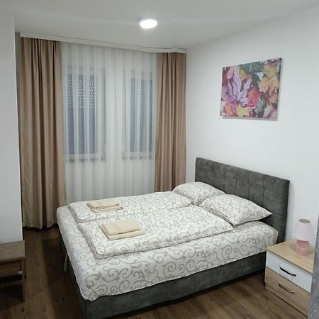 Apartmani Centar 셰니차 외부 사진